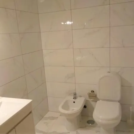 Apartment Jardins Da Rocha: Sunny With Pools And Parking *