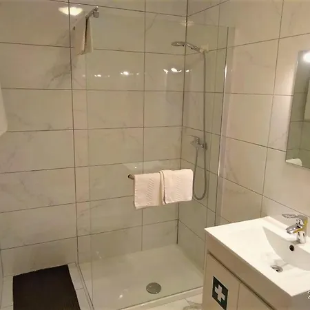 Apartment Jardins Da Rocha: Sunny With Pools And Parking Portimao